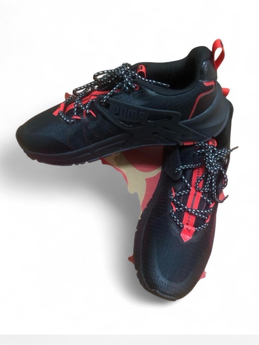 Puma Men’s Black and Red Low-Top Trail Sneakers